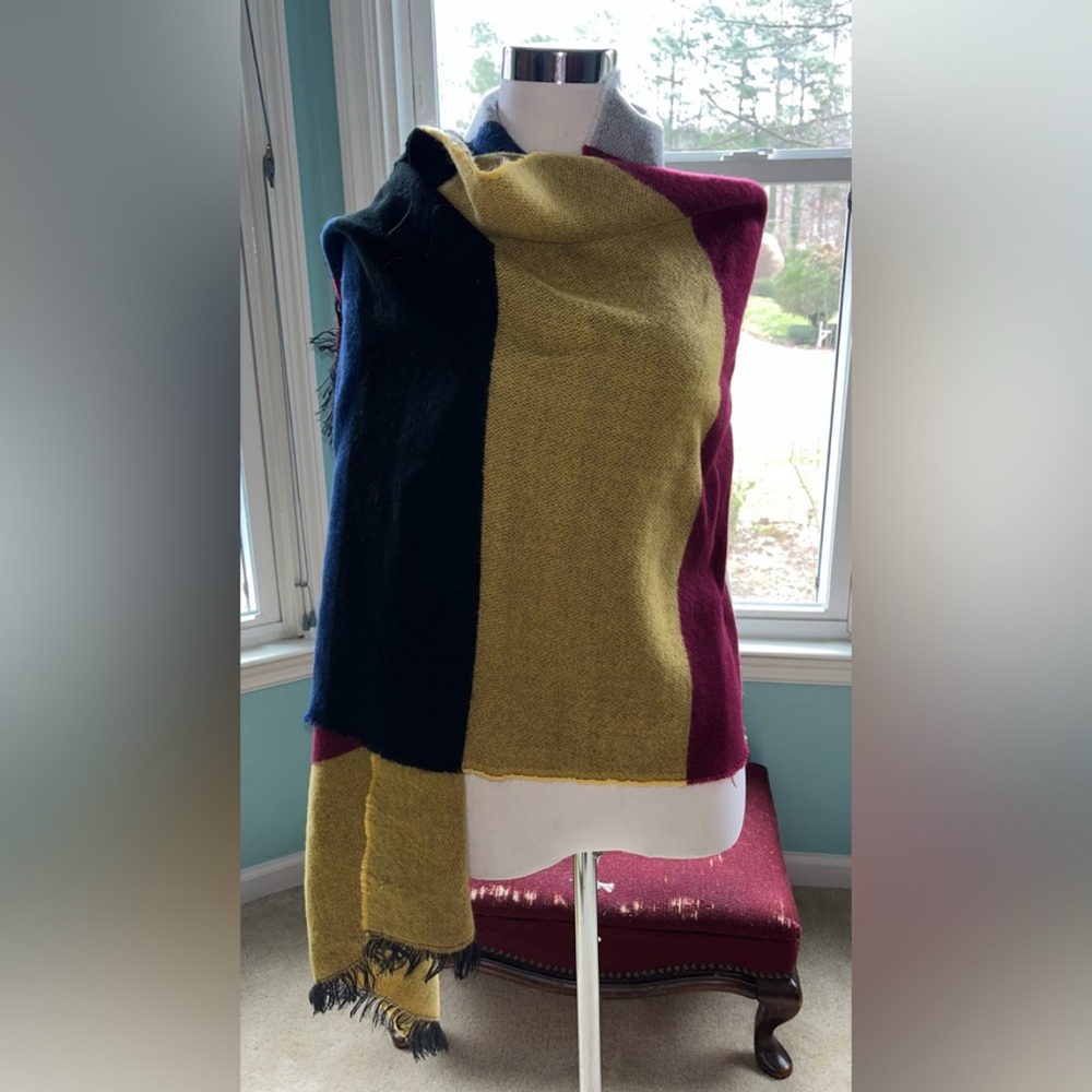 Merona Multicolor Winter Blanket Rectangle Scarf w/ Fringe Edges - 68x28 - EUC